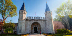 كل ما تريد معرفته عن قصر توبكابي ” الباب العالي ” في اسطنبول
